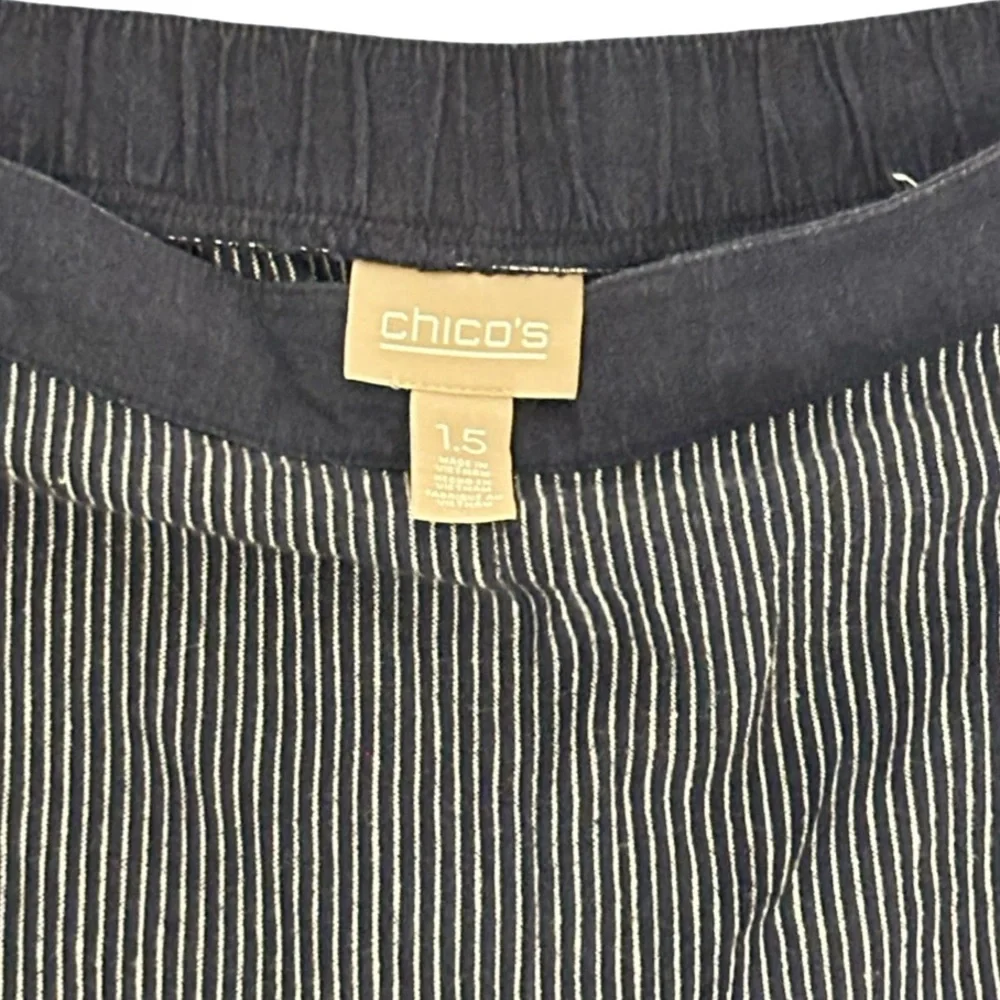 Chico’s Striped Pull On Cropped Pants Stretch Waist Women Size 1.5